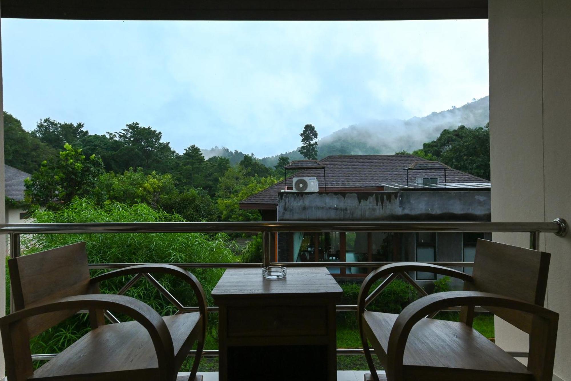 Cascade Tara Hotel Na Mueang Стая снимка