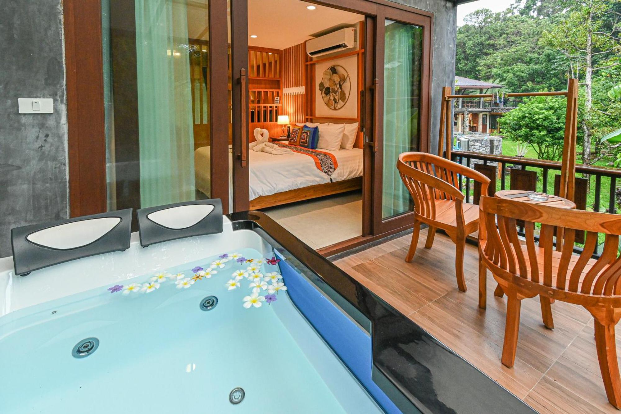 Cascade Tara Hotel Na Mueang Екстериор снимка
