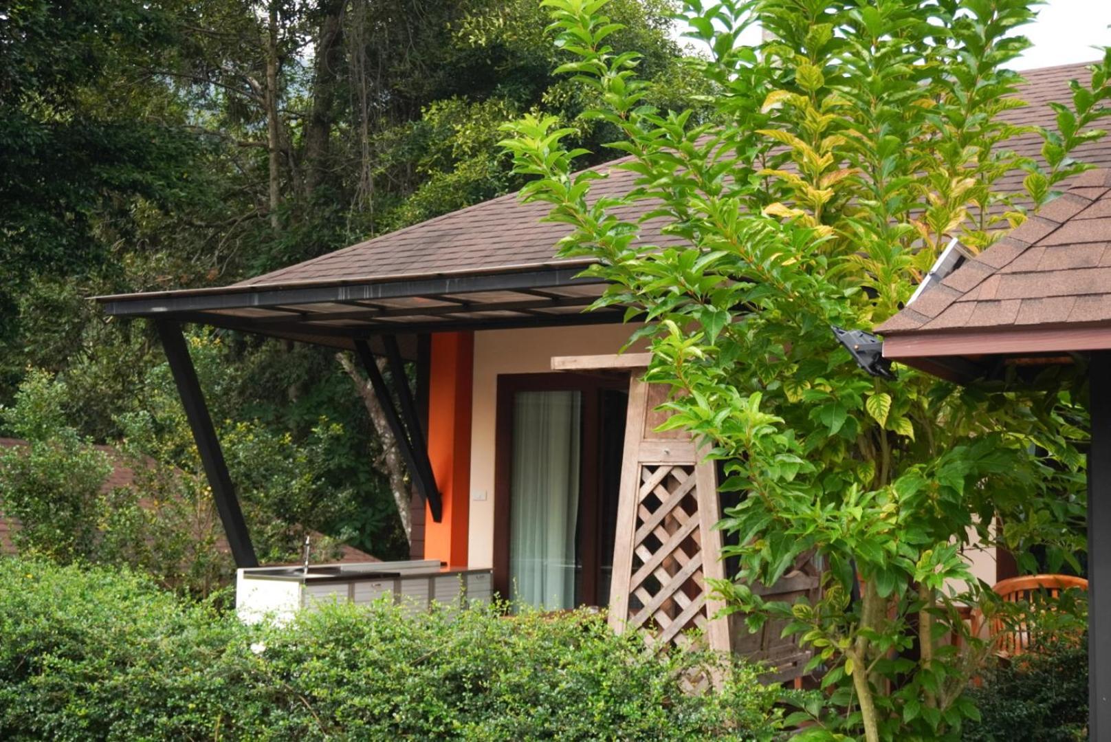 Cascade Tara Hotel Na Mueang Екстериор снимка